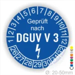Blaues Prüfzeichen mit der Aufschrift "Geprüft nach DGUV V 3", das Sicherheitsstandards für elektrische Geräte symbolisiert. Umgeben von Zahlen von 1 bis 32 und einem Blitzsymbol, zeigt es an, dass das Gerät in einem Durchmesser von 20-50 mm geprüft wurde.