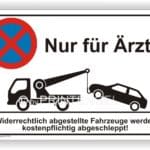 Schild Parkverbot Nur für Ärzte Schild