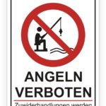 Schild mit der Aufschrift "Angeln verboten" und einem Symbol, das das Angeln durch eine durchgestrichene Figur darstellt.