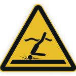 Achtungsschild vor Rutschgefahr, zeigt eine Person, die auf einer rutschigen Oberfläche ausrutscht.