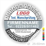 Graue Prüfplakette mit Monats- und Jahresring zur Kennzeichnung des nächsten Prüftermins. Individuell bedruckbar mit Firmenname, Telefonnummer, Logo und Wunschtext. Selbstklebender Prüfaufkleber für Wartung, Sicherheit und Betriebsmittelprüfung.