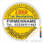 Gelbe Prüfplakette mit Monats- und Jahresring zur Kennzeichnung des nächsten Prüftermins, personalisierbar mit Firmenname, Logo, Telefonnummer und Wunschtext. Selbstklebender Prüfaufkleber für Wartung, Sicherheitsprüfung und Betriebsmittelkennzeichnung.