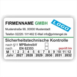 Sicherheitstechnische Kontrolle Prüfetikett nach §11 MPBetreibV und EN 62353 mit Firmenname, Logo, Monats- und Jahreskennzeichnung, geprüft bis Tabelle