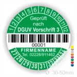 DGUV Prüfplakette mit Barcode und fortlaufender Nummerierung, Farbe gruen, Aufdruck „Geprüft nach DGUV Vorschrift 3“, Durchmesser 30–50 mm. Individuell bedruckbarer Prüfaufkleber für elektrische Betriebsmittel nach DGUV V3 – ideal zur Sicherheitskennzeichnung und Prüfung gemäß DGUV Vorschrift 3. Prüfplaketten kaufen bei PrintEngel.de.