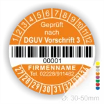 DGUV Prüfplakette mit Barcode und fortlaufender Nummerierung, Farbe orange, Aufdruck „Geprüft nach DGUV Vorschrift 3“, Durchmesser 30–50 mm. Individuell bedruckbarer Prüfaufkleber für elektrische Betriebsmittel nach DGUV V3 – ideal zur Sicherheitskennzeichnung und Prüfung gemäß DGUV Vorschrift 3. Prüfplaketten kaufen bei PrintEngel.de.