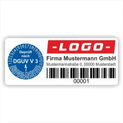DGUV V3 Prüfetikett mit blau Prüfplakette, Firmenaufdruck, Barcode und fortlaufender Nummer zur Kennzeichnung geprüfter elektrischer Betriebsmittel.