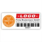 DGUV V3 Prüfetikett mit orange Prüfplakette, Firmenaufdruck, Barcode und fortlaufender Nummer zur Kennzeichnung geprüfter elektrischer Betriebsmittel.